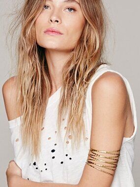 ELEVATE YOUR ELEGANCE W/THIS ADJUSTABLE HAMMERED GOLD ARMBAND/WRIST CUFF NWT